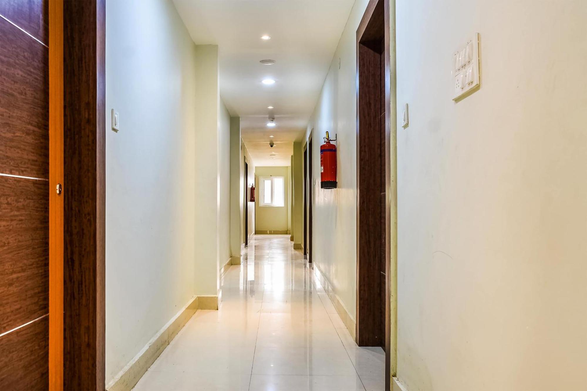 Capital O Jai Adisson Hotel Cuttack Exterior photo